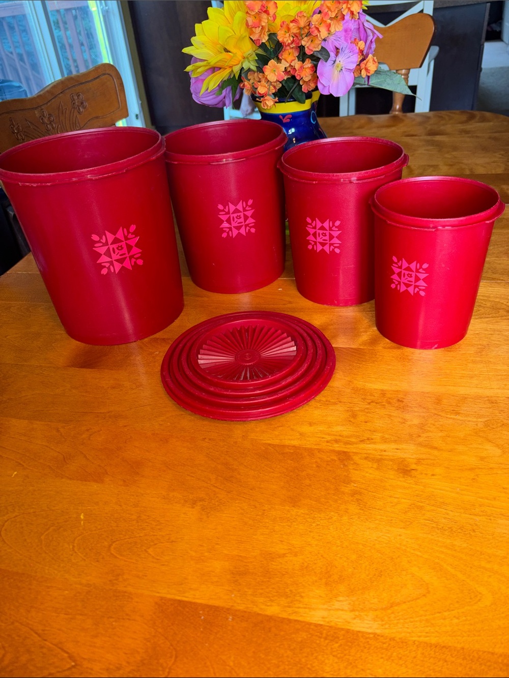 Tupperware Servalier Tulip Quilt Canisters